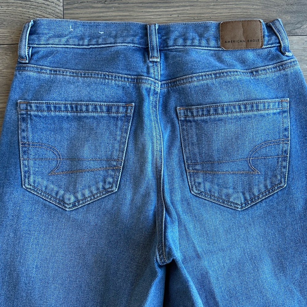 🦅 AE Mom Jeans - Picture 6 of 6
